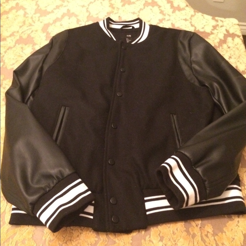 Like New H&M Black Bomber Jacket Size Large